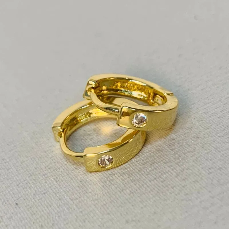 BRINCO ARGOLINHA CLICK REDONDA LISA C/ 1 MICROZIRCONIA 14X3MM - Dourado